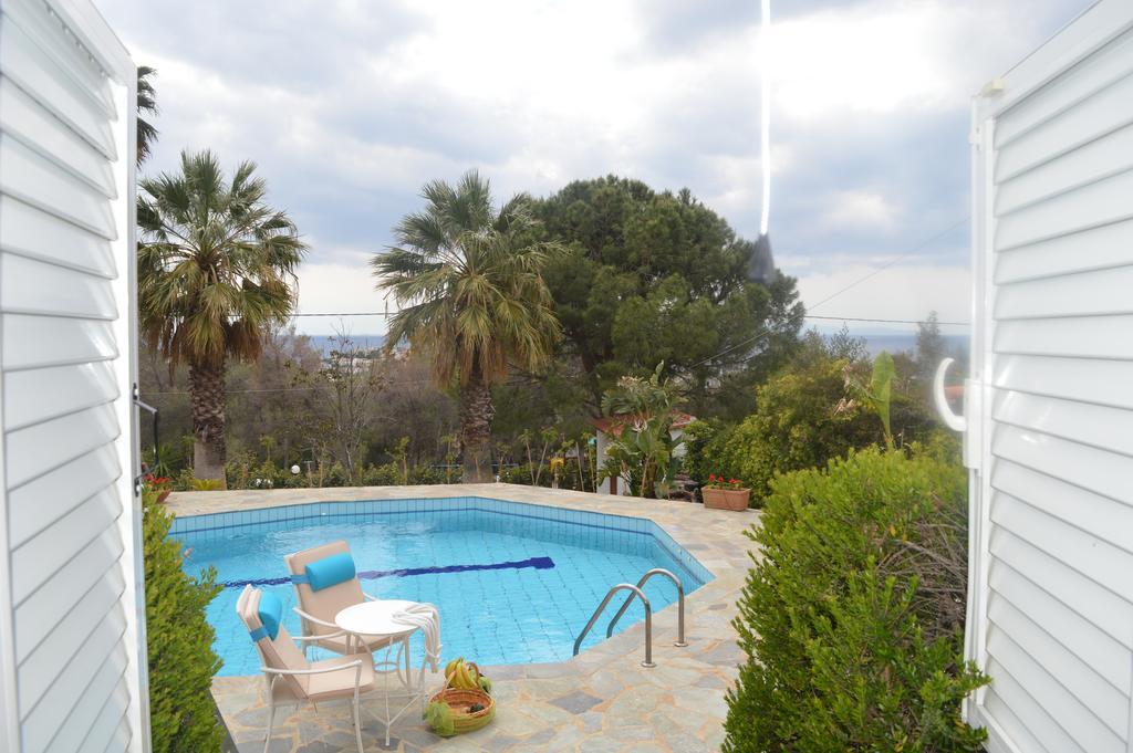 Villa Suites Lagonisi Luxury Exterior photo
